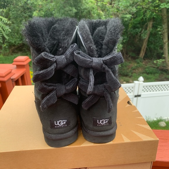 UGG CORDUROY BAILEY BOW BOOTS - Picture 7 of 7